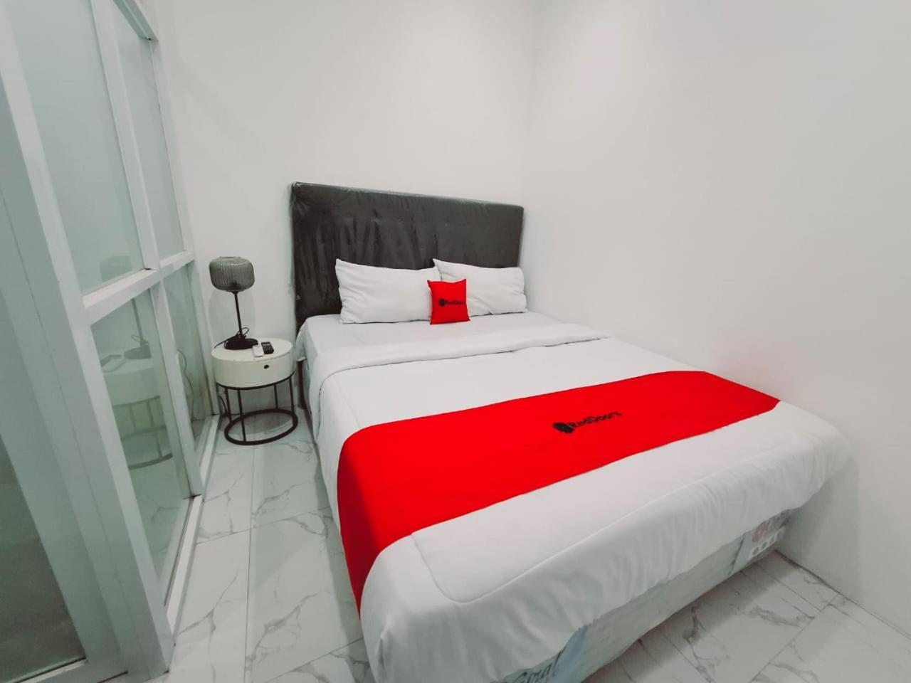 Reddoorz Syariah At Jl Pangeran Hidayatullah Cianjur Hotell Eksteriør bilde